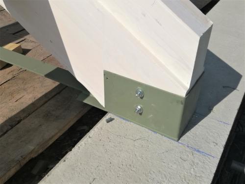 capriata-con-piatto-in-ferro-a-terra