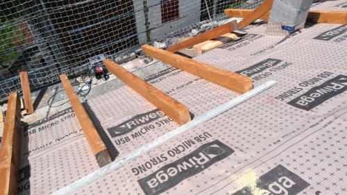 pacchetto-tetto-con-passafuori-in-larice-massiccio