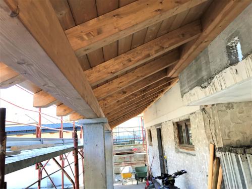 portico-in-abete-lamellare-impregnato-con-perlina-classica-3