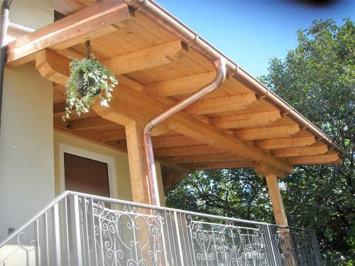 portico-in-abete-lamellare-impregnato-con-perlina-classica-4