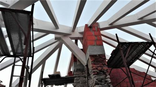 struttura-verticale-in-abete-lamellare-sbiancata-1