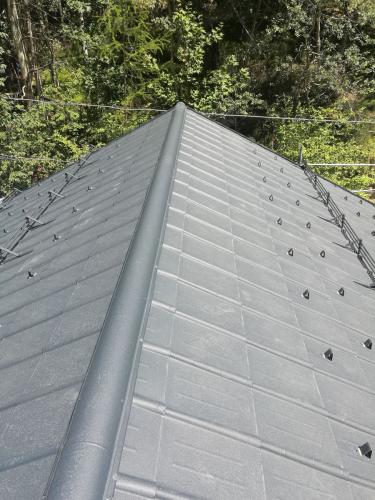 tegola-Prefa-Antracite-con-colmo-ventilato