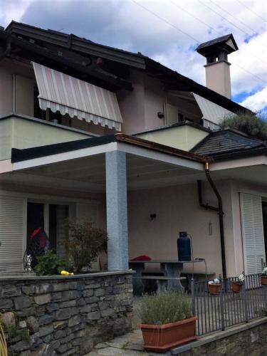 tettoia-in-abete-lamellare-sbiancato